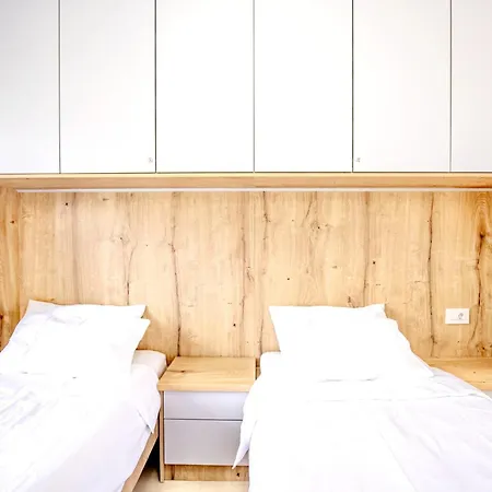 Appartement Andrea Deluxe With Pool