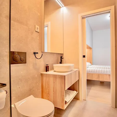 Andrea Deluxe With Pool Mali Lošinj