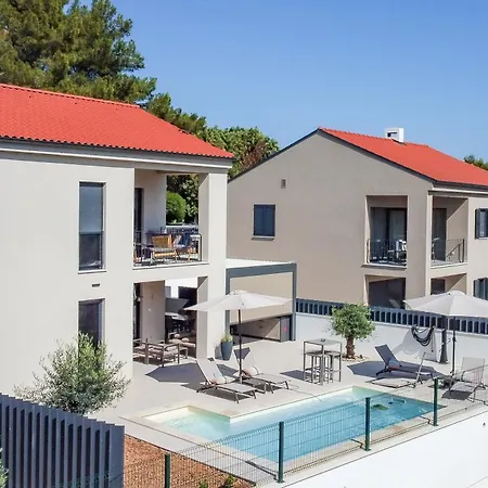 Andrea Deluxe With Pool *