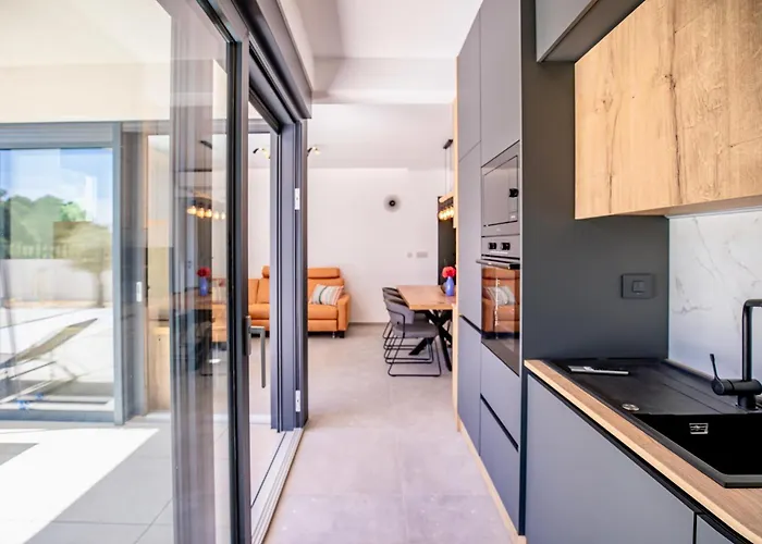 דירה Andrea Deluxe With Pool