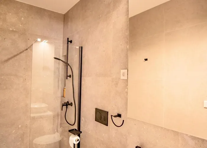 Andrea Deluxe With Pool * מאלי לוסיניי