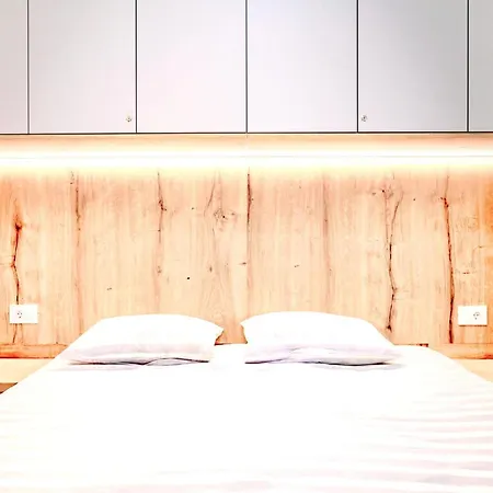 Appartement Andrea Deluxe With Pool