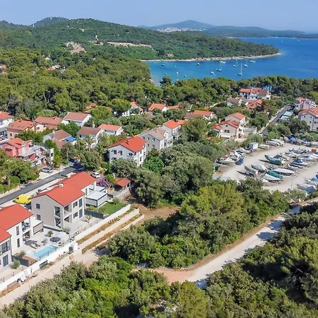 Andrea Deluxe With Pool 公寓 *