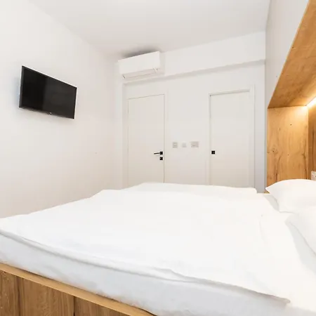 Apartamento Andrea Deluxe With Pool *