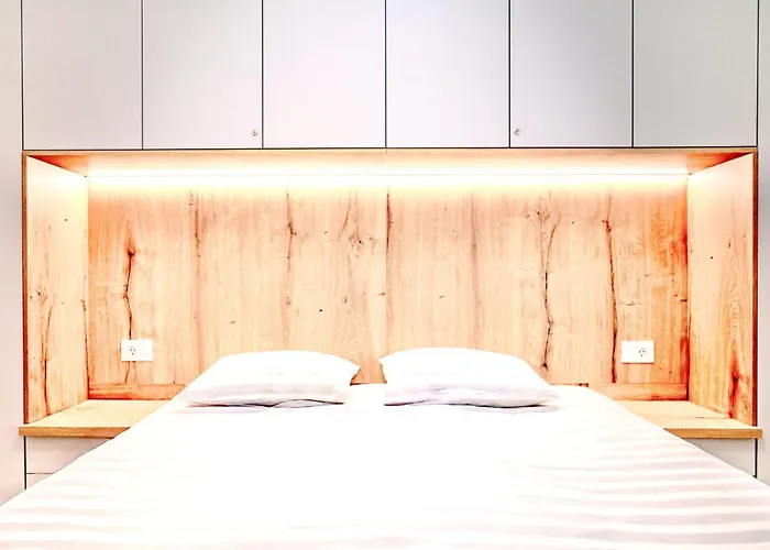 公寓 Andrea Deluxe With Pool