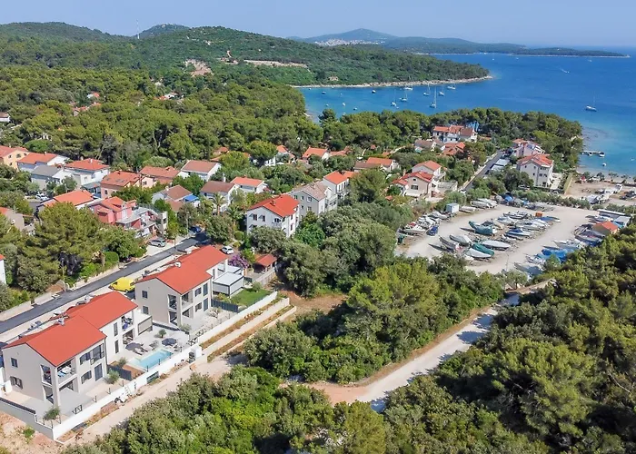 Andrea Deluxe With Pool 公寓 *