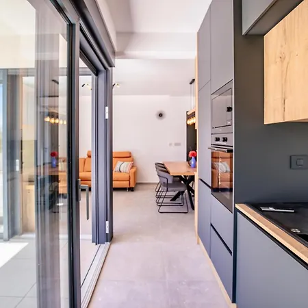 Apartament Andrea Deluxe With Pool