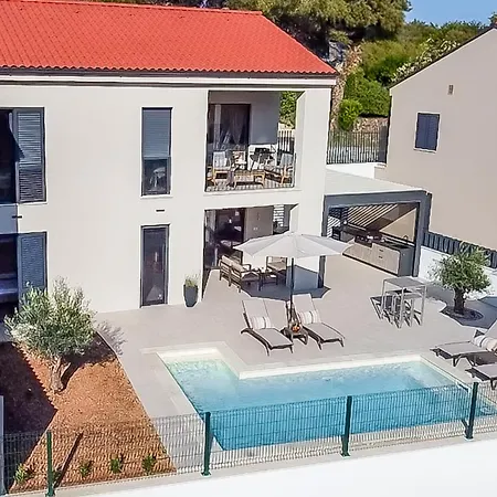 Apartament Andrea Deluxe With Pool